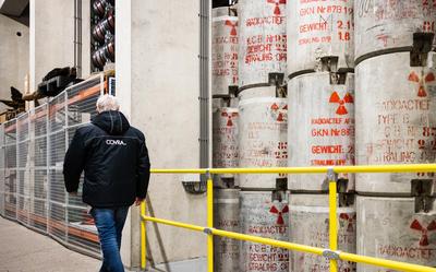 Het LOG-gebouw bij Covra in Vlissingen waar laag radioactief afval wordt opgeslagen. De organisatie is op dit moment als enige in Nederland belast met de opslag van radioactief afval.