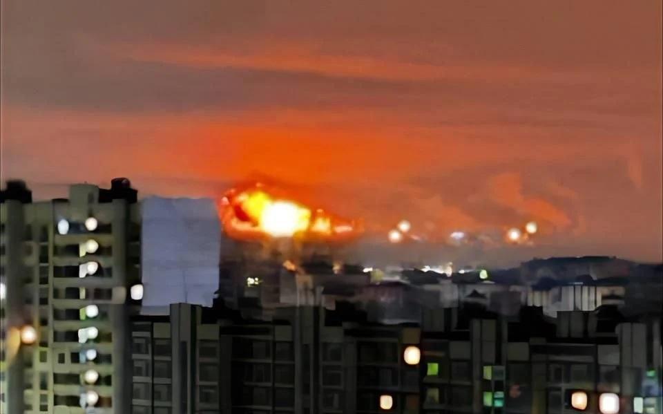 Brand na een droneaanval op Jaroslavl.