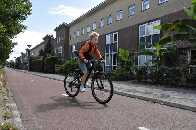 Zorggeld ging naar kleding, reizen naar Paramaribo, kleding, congressen en 114.000 dividend.