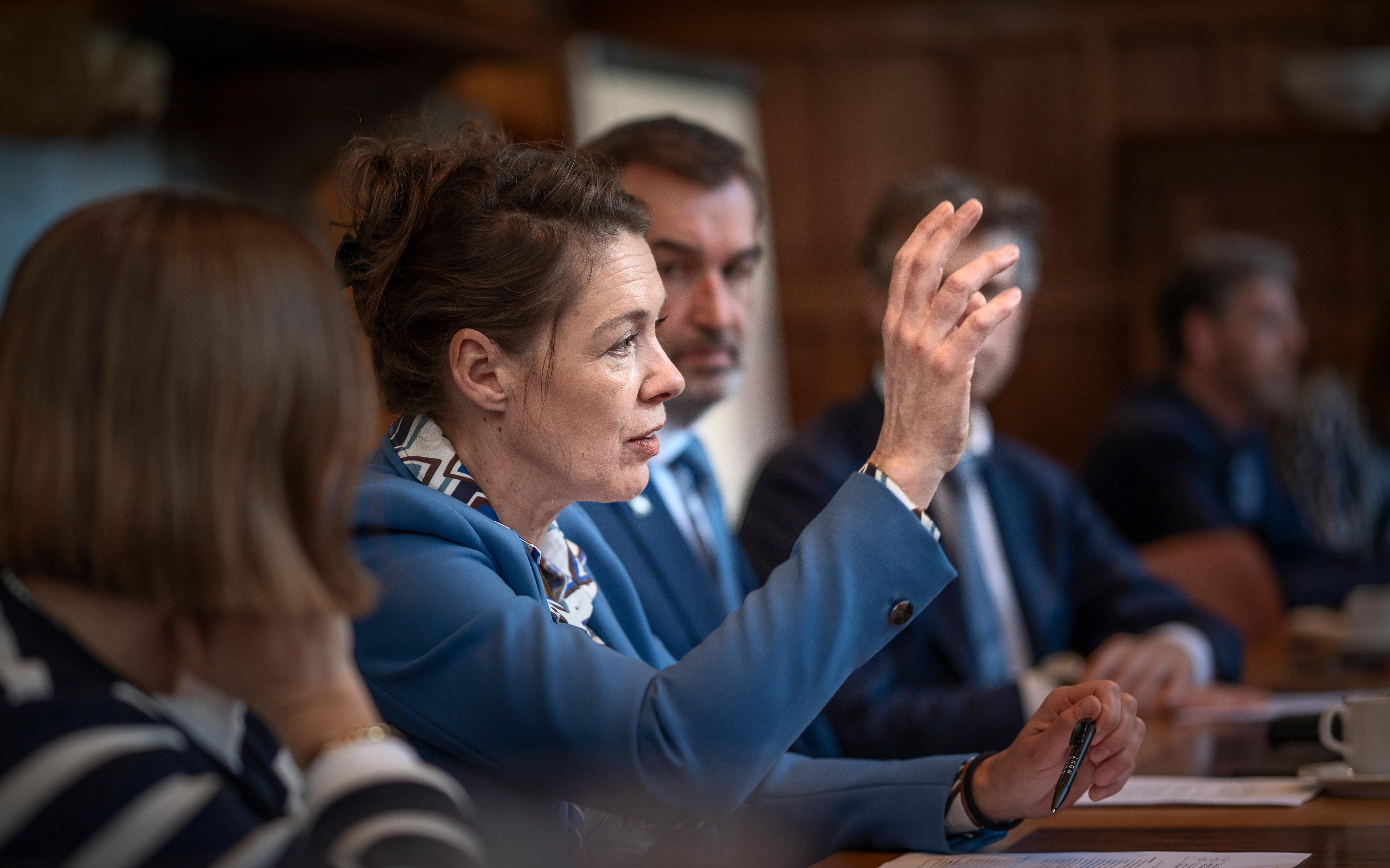 Susan Top tijdens een bijeenkomst op het provinciehuis in Groningen in maart vorig jaar.