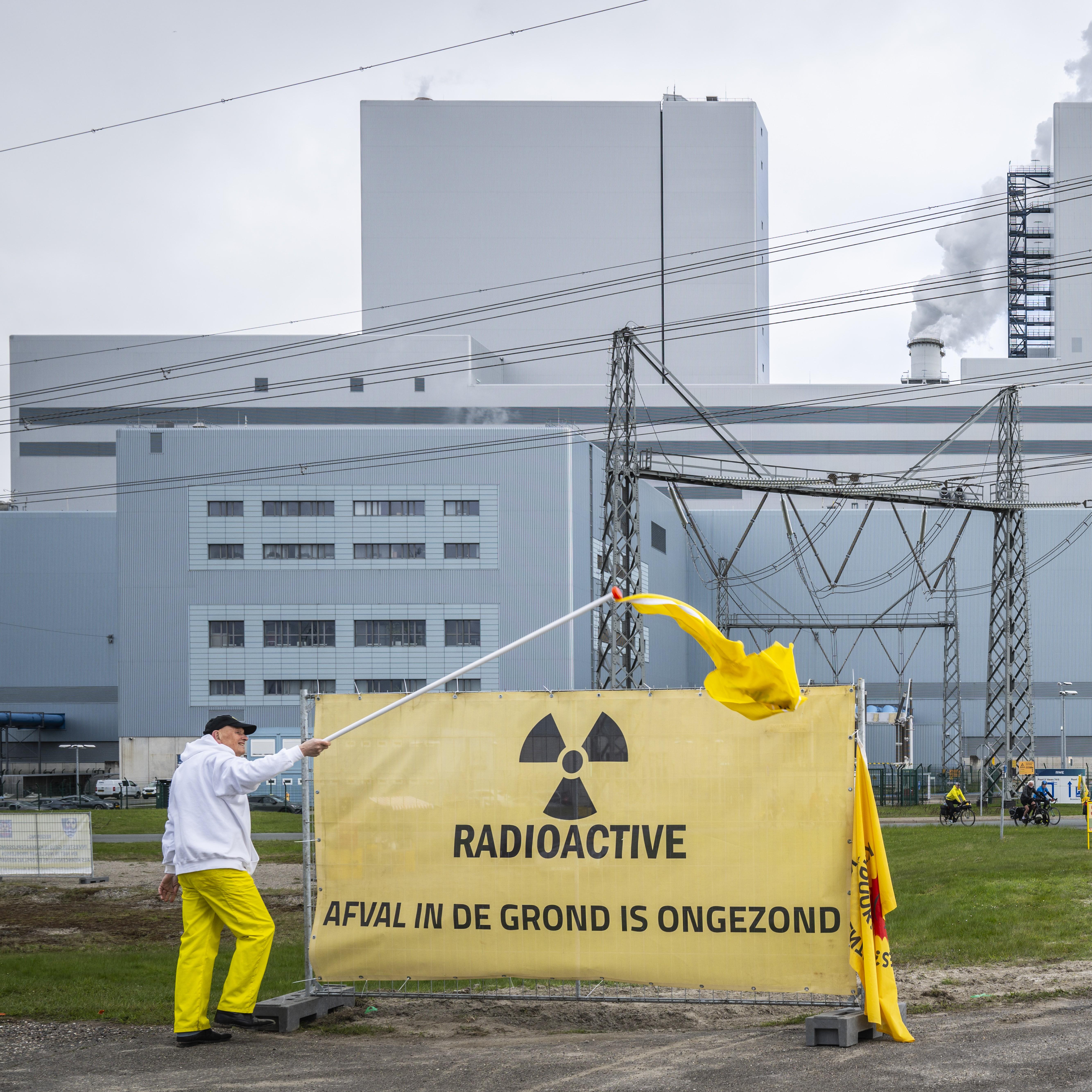 Actievoerders protesteerden in april nog in de Eemshaven tegen de mogelijke komst van kerncentrales.