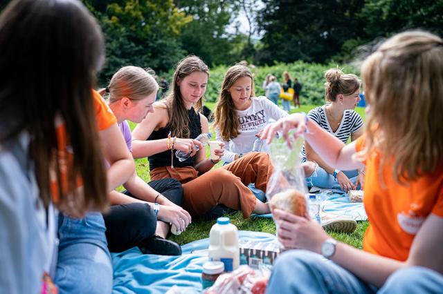 KEI-lopers picknicken in Stadspark.