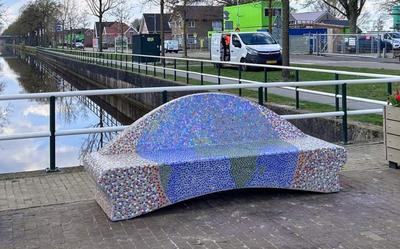 Het bankje op de brug in Ter Apel.