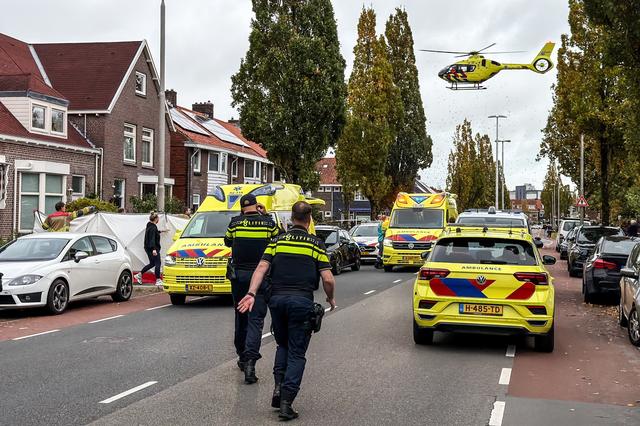 Hulpdiensten rukten massaal uit naar de Bleeklaan in Leeuwarden, nadat Kamil Irski was doodgestoken.
